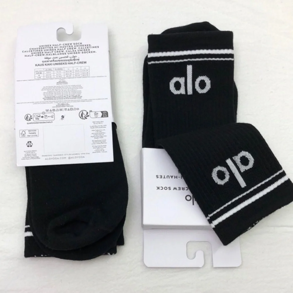 Alo Yoga Unisex Throwback Sock | Retro Stripe Socks | 2 Packs
